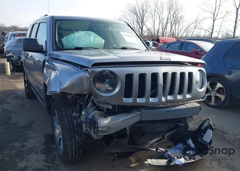 2017 Jeep Patriot High Altitude 4X4 z USA, uszkodzony, nr VIN 1C4NJRFB4HD122431